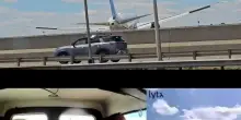 Newark, l'attimo in cui i detriti dell'aereo colpiscono il furgone di una panetteria