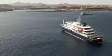 La nave da crociera "Hondius" ferma davanti al porto di Praia, Capo Verde