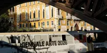 Venezia, i padiglioni della Biennale d'Arte: un filo rosso tra i conflitti e le memorie collettive