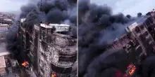 Iran, incendio devastante in un centro commerciale: le immagini dal drone