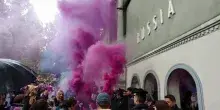 Venezia, alla Biennale la protesta delle Pussy Riot e delle Femen al padiglione russo