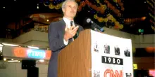 &Egrave; morto a 87 anni Ted Turner: fondando la Cnn invent&ograve; la televisione all news