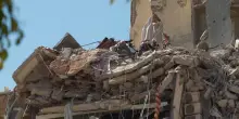 Beirut, si scava tra le macerie alla luce del giorno dopo il raid israeliano