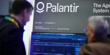 Il manifesto di Palantir: "Proposte software per sostituire la democrazia con tecnologia predittiva"