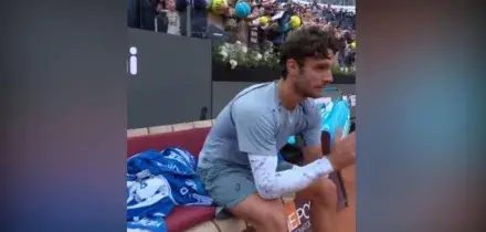 Musetti, lesione al retto femorale. &Egrave; un momento difficile: dopo ko a Roma, stop al Roland Garros