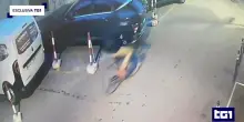 Taranto, fermati 4 giovanissimi per la morte del bracciante maliano: le immagini di Bakary in bici