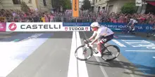 Giro d'Italia 2026, l'arrivo di Narvaez che vince la quarta tappa. Video