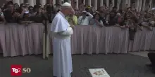 Papa Leone si raccoglie in preghiera dove fu colpito Wojtyla