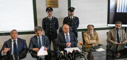 Gratteri: rubati e venduti da poliziotti infedeli dati su calciatori e cantanti