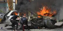 Khamenei: "Il Medio Oriente non far&agrave; pi&ugrave; da scudo alle basi Usa". Attacchi a navi e siti iraniani