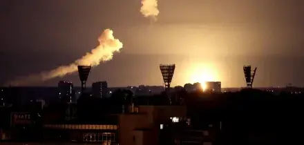 Missili e droni russi bombardano Kiev, l'attacco durante la notte