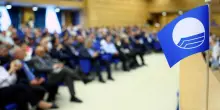 Le Bandiere blu 2026 sventolano in 257 comuni e 87 approdi turistici