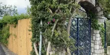Sigilli alla villa di Sting in Costiera: violazioni sulla sicurezza dei lavoratori