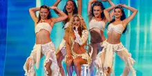 Eurovision, Cipro: Antigoni balla sui tavoli tra colonne romane e fiamme