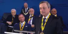 La sveglia di Draghi: "L'Europa &egrave; sola, abbia il coraggio di cambiare"