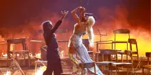 Chi sono Linda Lampenius e Pete Parkkonen: la Finlandia favorita tra violino live e lanciafiamme
