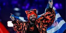 Chi &egrave; Akylas, il cantante greco di &ldquo;Ferto&rdquo; tra difficolt&agrave; economiche, TikTok e il sogno Eurovision