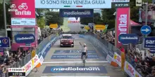 Giro d'Italia, la volata solitaria di Narvaez nell'ultimo chilometro dell'8&deg; tappa - VIDEO
