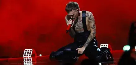 Finale Eurovision, Norvegia: Jonas Lovv trasforma il palco in un club e l'arena balla