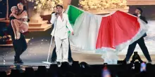 Finale Eurovision, Sal Da Vinci si prende l'Arena: tutti cantano con lui