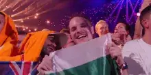 La finale di Eurovision, il momento che emoziona: tutta l'Arena canta "Volare"