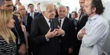 Strage di Modena, visita di Meloni e Mattarella. A medici e cittadini: "Grazie  per quello che fate"