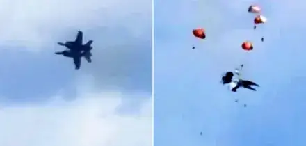 Lo scontro tra due jet durante un'esibizione: equipaggi salvi con il paracadute