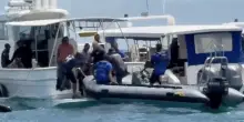 Maldive, le imbarcazioni del team di recupero al largo dell'atollo di Vaavu