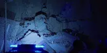 Crolla nella notte la Vela Rossa di Scampia: 47 famiglie evacuate