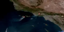 California, i satelliti NOAA mostrano dall&rsquo;alto i grandi incendi a Simi Valley e Santa Rosa Island