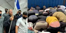 Ben-Gvir deride i membri Flotilla legati e in ginocchio, convocato a Roma l'ambasciatore Peled