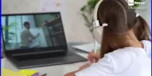 Non solo libri ma anche pc e smartphone: la Gen Z studia anche con YouTube