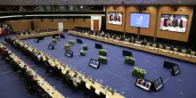 Ritorna la stagflazione, &egrave; allarme all'Eurogruppo