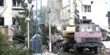 Lugansk, il dormitorio dopo l'attacco ucraino e i testimoni