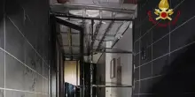 Esplosione nella notte a Roma, ordigno davanti a un condominio: nessun ferito