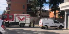 Roma, l'androne dell'edificio distrutto dall'esplosione a Roma