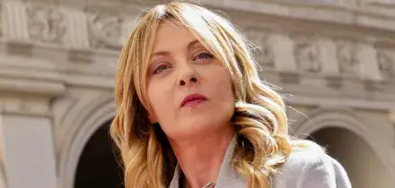Lavoro, Meloni: "Danno dell'Intelligenza Artificiale enorme se si limiter&agrave; a sostituire lavoratori"