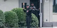 Spari vicino alla Casa Bianca, forze di sicurezza uccidono l'aggressore: "Si credeva Ges&ugrave;"
