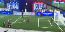 A Pechino la partita di calcio tra robot umanoidi: sugli spalti il pubblico impazzisce