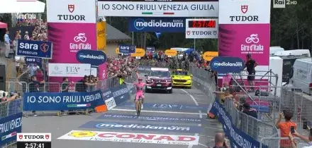 Giro d'Italia, l'ultimo km della tappa n. 16: vince la maglia rosa Vingegaard