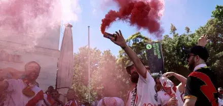 Scontri fra tifosi a Lipsia prima della finale di Conference Crystal Palace-Rayo Vallecano