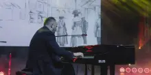 Raphael Gualazzi, tutto sul palco tra musica e animazione
