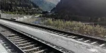 Danneggiata la linea ferroviaria del Brennero, confermata la pista dolosa: trovato un accendino