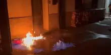 La storia di Adriano Cappellari, giovane cronista minacciato: bottiglie incendiarie contro la casa