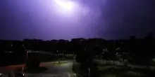 Drone sulla tempesta di fulmini nel milanese: le immagini
