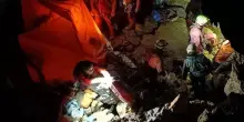 Salvato lo speleologo incastrato a 120 metri di profondit&agrave; in una grotta nel Cuneese