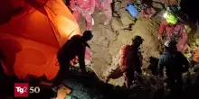 Lo speleologo incastrato in una grotta: il salvataggio nella notte