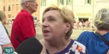 Migliaia di persone a Roma per assistere alla parata per la Festa della Repubblica