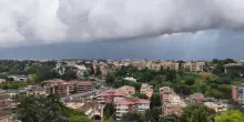 La cella temporalesca incombe su Roma: le immagini dal drone