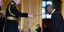 Idris Elba diventa Sir: re Carlo III onora la star della serie Luther